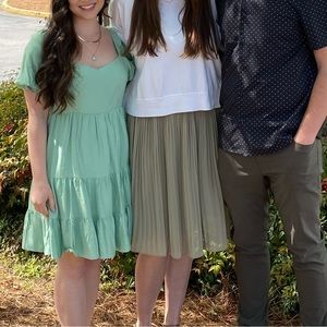 Cute green puff sleeve dress